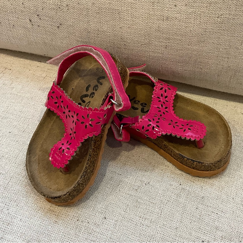 Vee Vee Toddler Girls Pink Sandals. Size 5/6